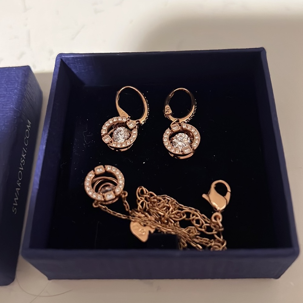Swarovski rose gold set earrings and necklace pendant